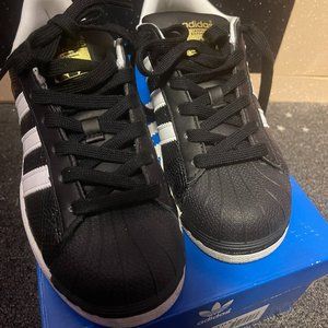 black/white superstar shell toe adidas